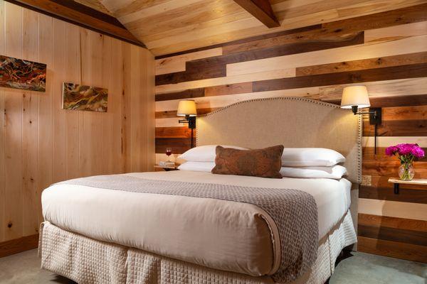 Sunrise Cottage bedroom with king bed