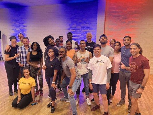 Fuego Y Hielo Beginner Bachata Group Photo! What other studio does this