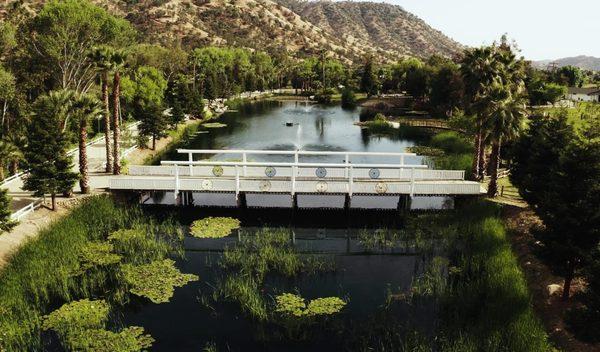 Pond, bridge and the fountains