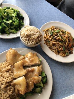 Lemon chicken and vegetarian noodles