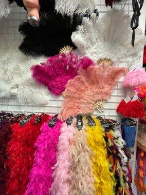 The fluffiest of fans and feather boas so prett6 so many colors