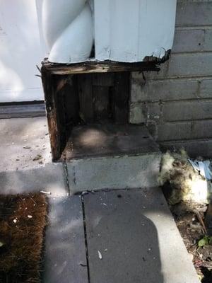 Project left unfinished and unprotected by Get Dwell. Damage to column by Get Dwell. Please read "filtered" reviews.