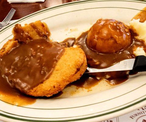 4/12/23 me Breaded veal cutlet smashed taters brown gravy on both.