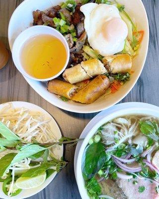 Ig: @eat_with_jeleneeee | CreAsian Special Pho and Vermicelli noodles with Thit Nuong, egg rolls, and an added egg