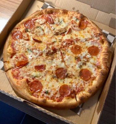 Margarita Pizza w easy pepperoni, yummy!