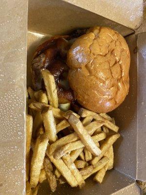 Brisket samo with fries