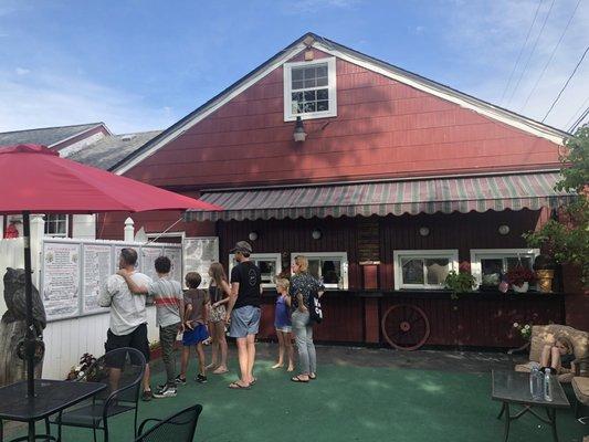 A cute little spot in the Hudson Valley for ice cream