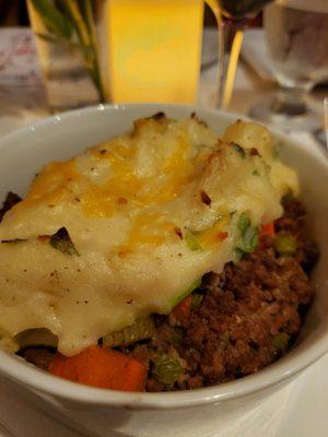 Sheppard's pie w/cheddar scallion mash