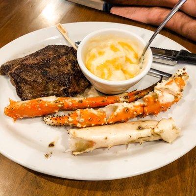 8oz Sirloin & 1/2 Pound Crab w/Gouda Mac & Cheese