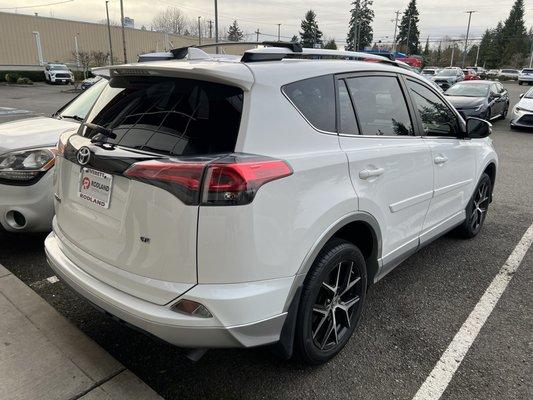 2016 Rav4 SE