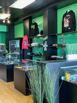 Medical and Adult Use Cannabis Licensed Dispensary Shop and 24 Hour MMJ Delivery Service. The Best 24 Hour Delivery marijuana dispensary in