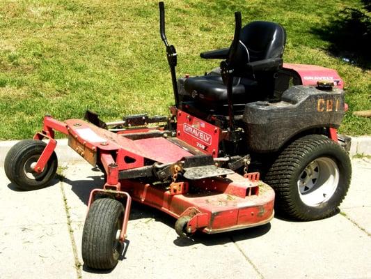 Lawn Mower Blade Sharpening Service for all of Mobile County: Axis, Bayou La Batre, Bucks, Calvert, Chickasaw, Chunchula, Citronelle, Creola