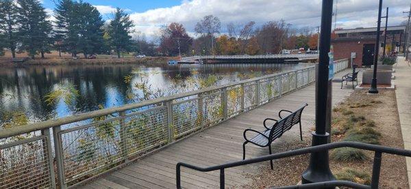 Nashawannuck Pond Park