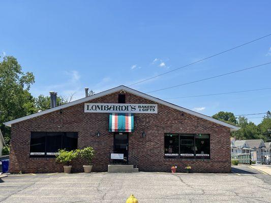 Lombardi's Bakery