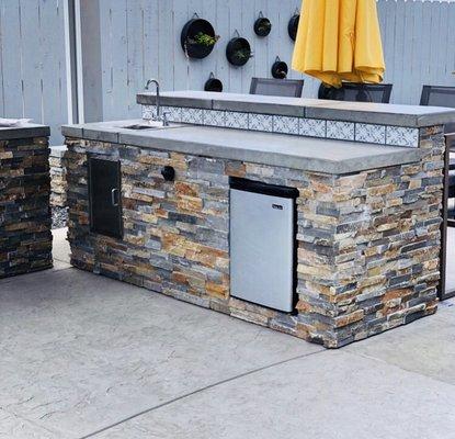 FINANCING AVAILABLE-STONE COUNTER!