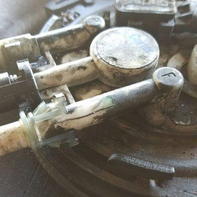 Crack in fuel pump outlet