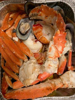 SP10 crab and claw combo platter