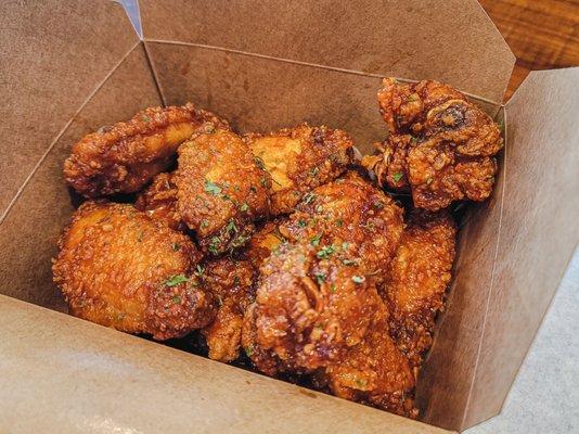 Spicy fried chicken wings