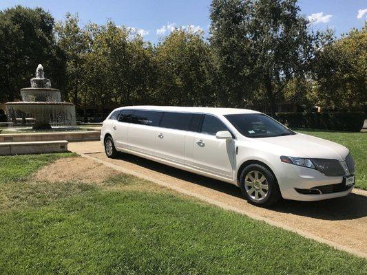 2017 Lincoln MKT 8 passenger limo