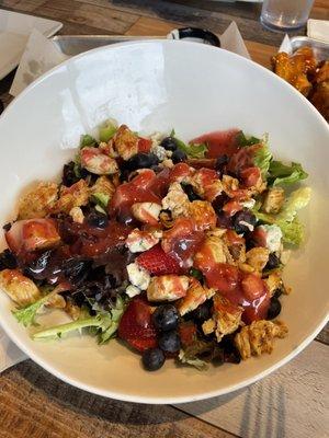 Strawberry salad with grilled chicken