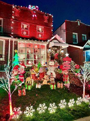 Took Grandma's Bakery cookies on our Dyker Heights Walk. So good!!