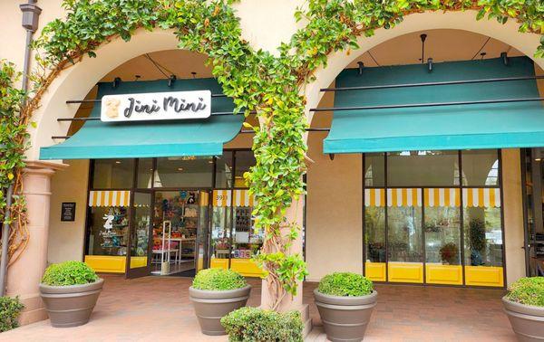 Discover Jini Mini Boutique! Explore our new location for unique gifts, plush toys, toddler shoes, and organic teas.