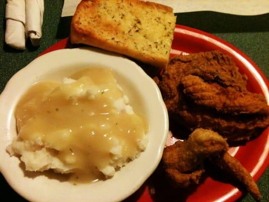 Fried Chicken, Mashed Potatoes and Garlic Bread.