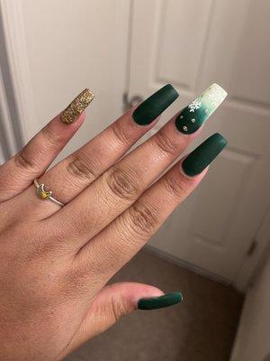 Holiday nail set