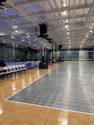 Courts with plenty of serving space