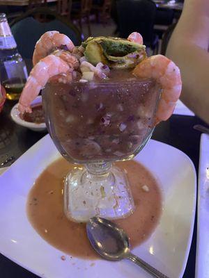 I had to shrimp, cocktails and medium. You can have them spicy or non-spice your choice. Excellent flavor you can't go wrong.