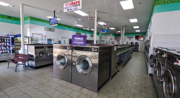 Laundromat in Santa Clarita. Fluff & Fold. Wash & Dry. Pickup and Delivery.