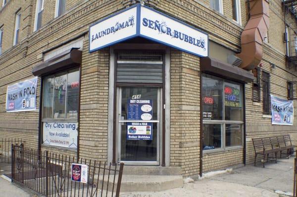 Main entrance to the laundromat on the corner of Baldwin & Laidlaw Avenue, Jersey City