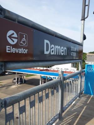 View from atop the Damen El Stop overlooking the sad Mobil gas station where The Non CTA commuter refills.