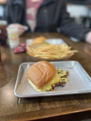 Hammer Burger and shoestring fries