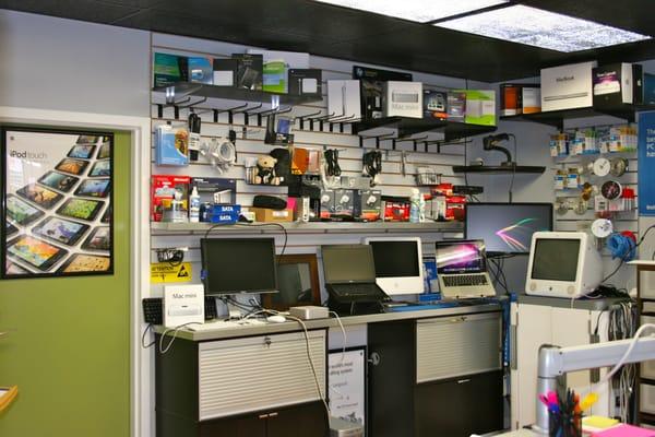 Inside Arcomputer Shop