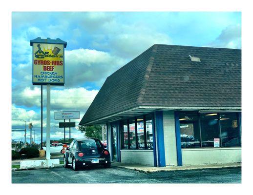 Mr. Hoody's  E Ridge Rd, Griffith, Gyros Ribs Burgers Chicken Italian Beef HotDogs Sandwiches Salads etc. Nice & Clean Place. Cool!