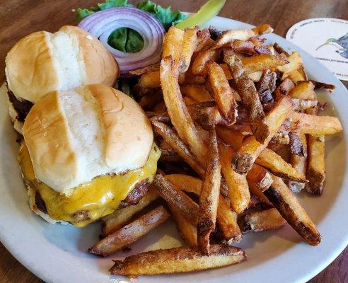 Pub Sliders with fries