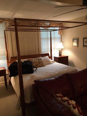 View of the bed in my room, very clean, spacious and soft! I slept like a baby!