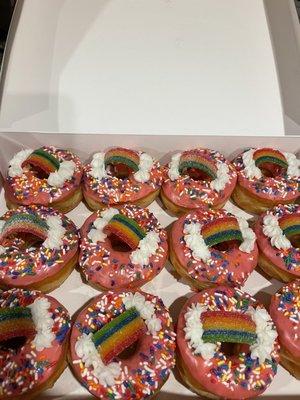 Rainbow donuts (pink)