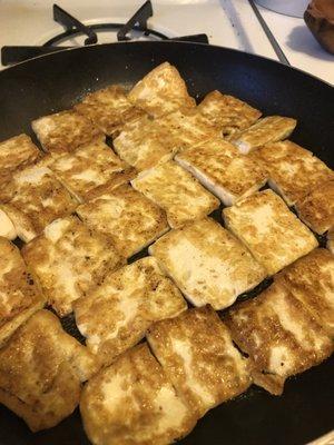 Frying tofu at home