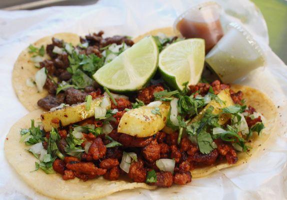 Tacos de Asada y Al Pastor