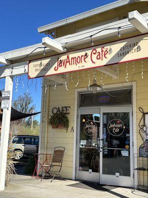 Cute places to eat in town/nearby campus