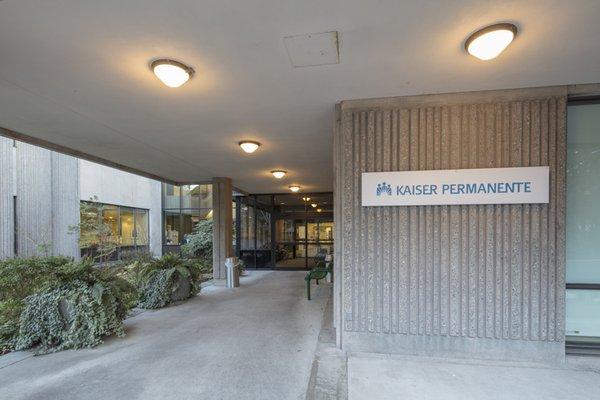 Kaiser Permanente Lynnwood Medical Center Entrance