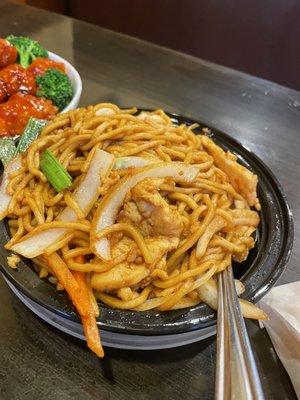 Chicken Lo Mein