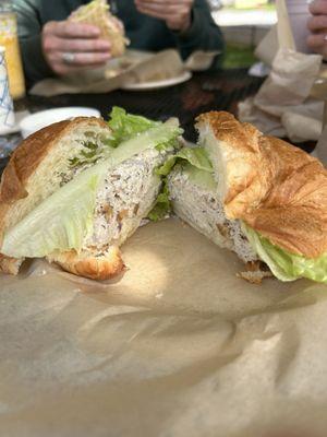 Chicken salad with apples and walnuts