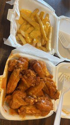 Bone in wings Cheese fries