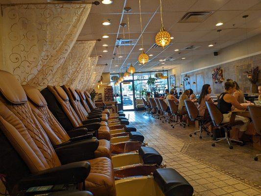 A & T Nails & Spa