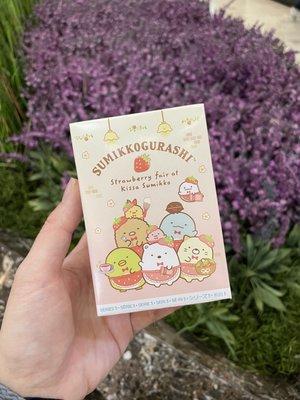 They sell Sumikko gurashi blind boxes