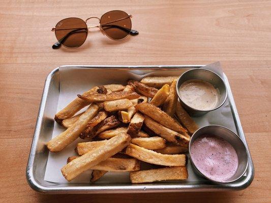 Frites with purple haze ranch and peri peri rémoulade