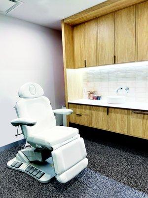 The Skin Center Southpointe treatment room